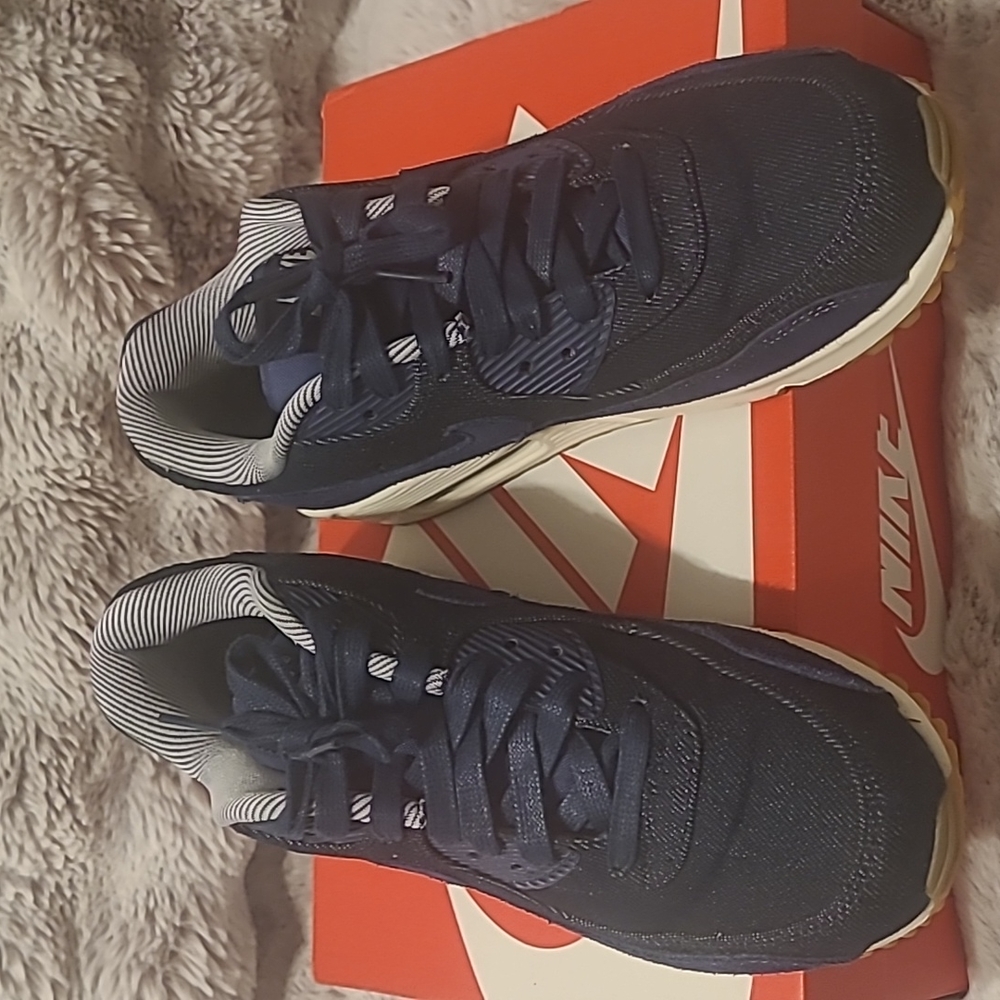Nike Air Max 90SE women's size 8.5